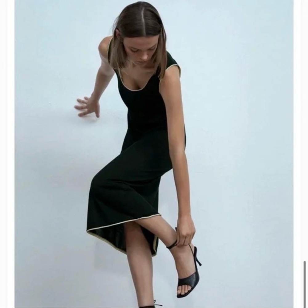BCBGMAXAZRIA Black Scoop Neck Dress NWOT Size Small